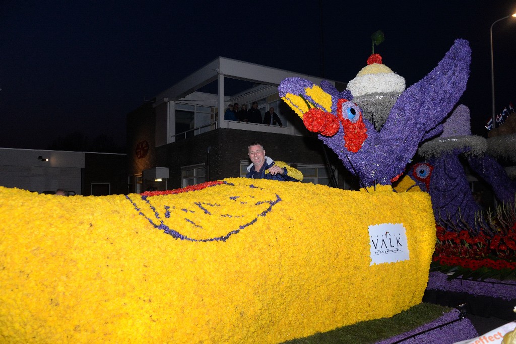 ../Images/Verlicht bloemencorso 2018 005.jpg